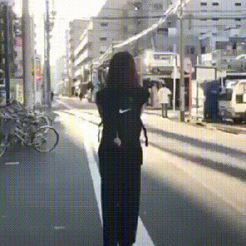 일본 나이키녀.gif_1.gif