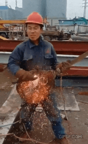 공사장에서 기타치는 인부.gif_1.gif