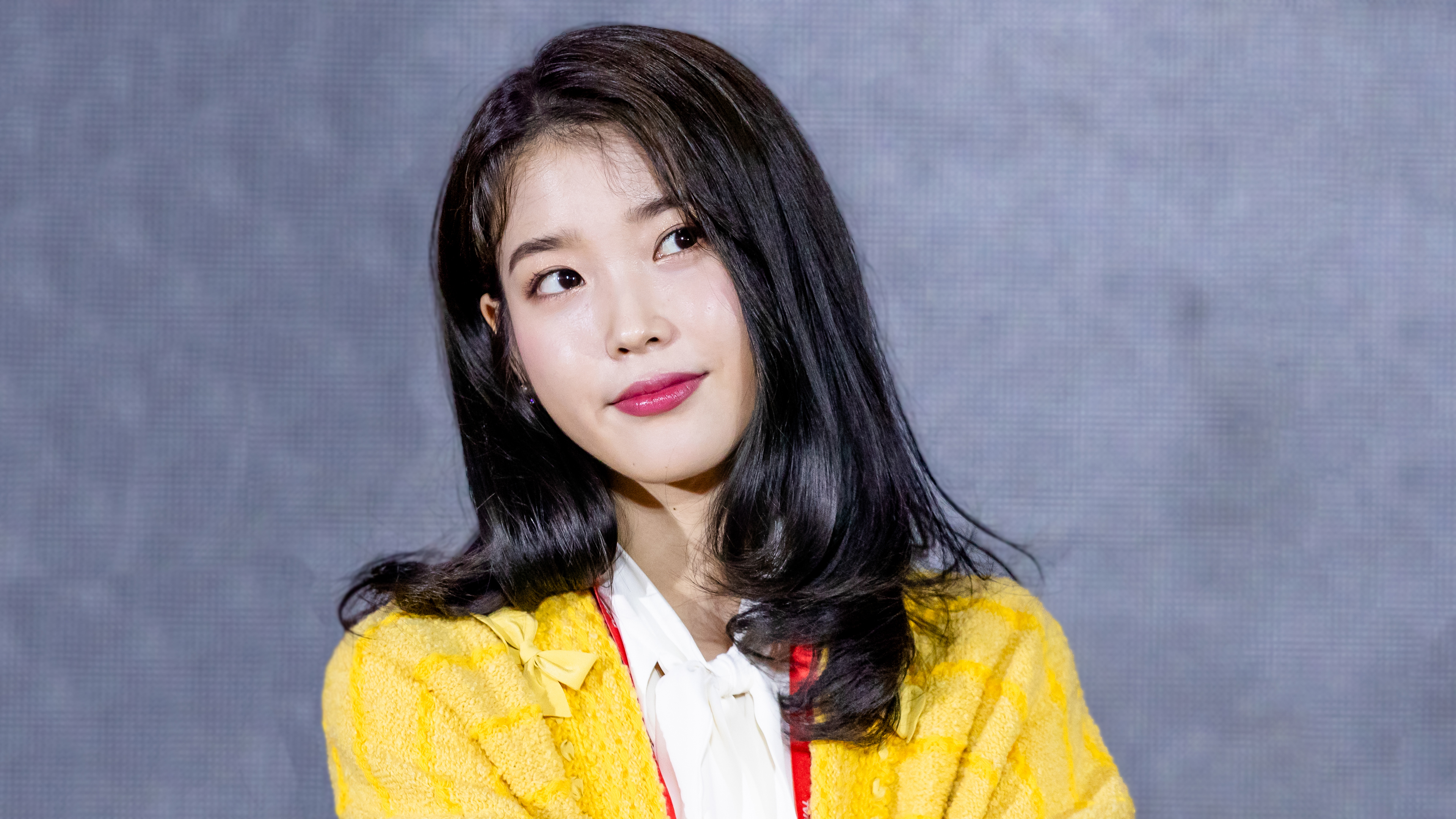 아이유 4K 바탕화면 (49MB)_11.gif