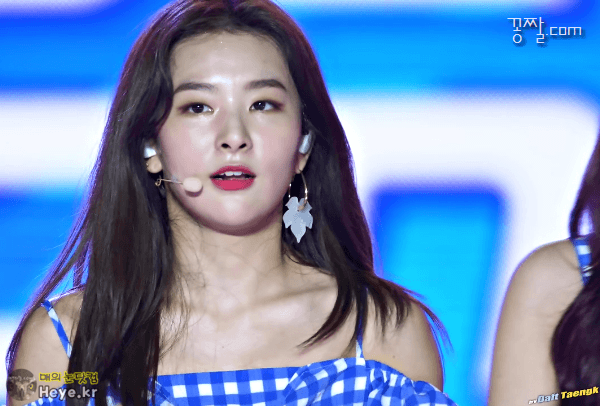 무대 위 에서 땀 흘리는 슬기_5.gif