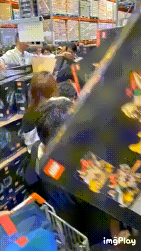 한때 난리났었던 일본의 레고 판매_2.gif