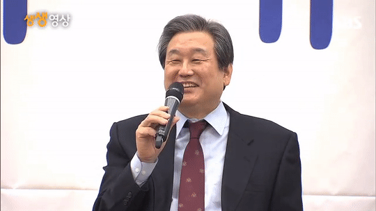 [TV조선] 헬기에 날아가 버린 부산 민심_6.gif