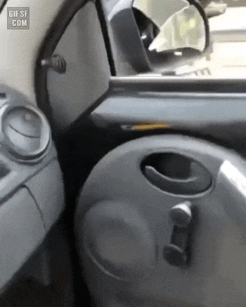기묘한 상황.gif_1.gif