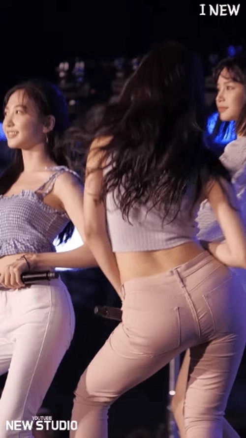 호불호 갈리는 슬렌더 몸매 gif_3.webp