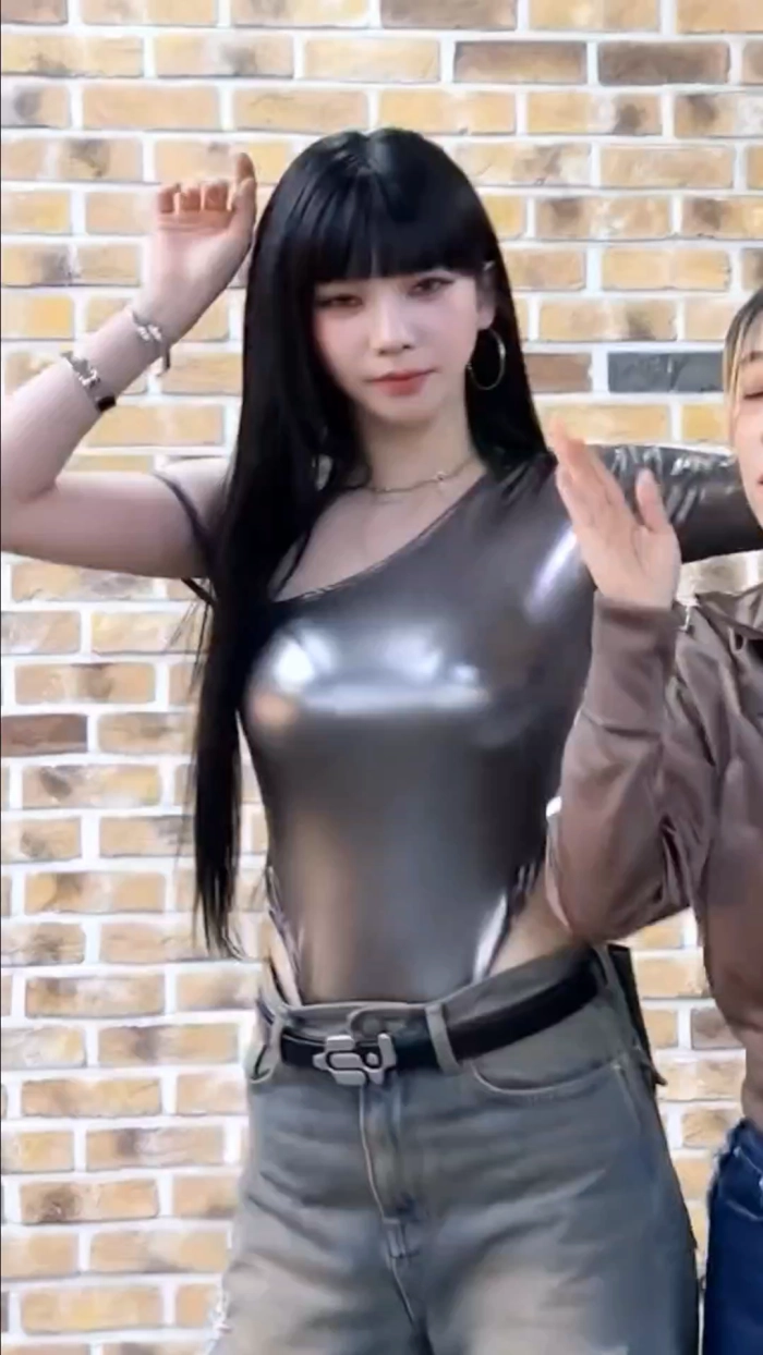 카리나 몸매 gif_1.webp