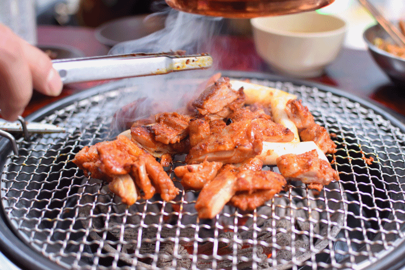 닭갈비 VS 닭갈비 .GIF_4.gif