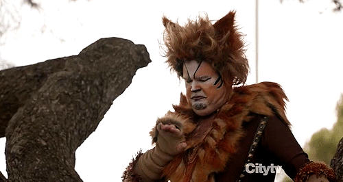 모던 패밀리 게이 삼촌 근황_11.gif