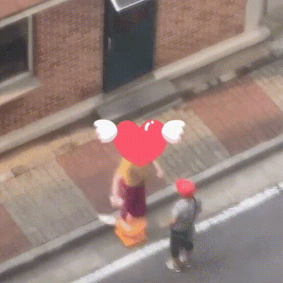 당근 거래하는 엄마의 모습.jpgif_2.gif
