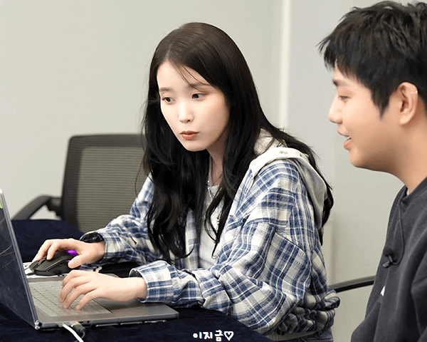 [IUTV] 마미뮤 분노의 마인크래프트! (w.샘킴) 편 움짤_15.gif