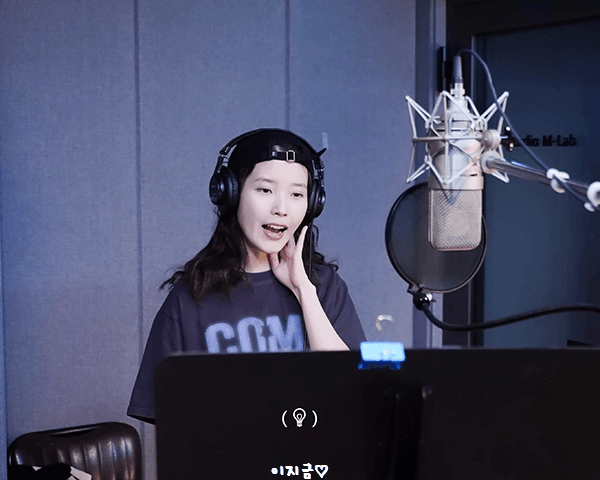 [IU] '미인' Recording Behind 편 움짤_6.gif