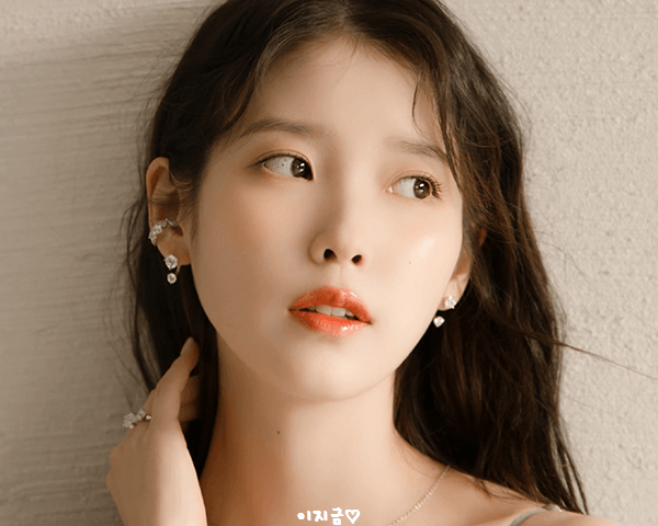 제이에스티나, ‘유니스’ 컬렉션 팝업스토어 릴레이 운영_2.gif