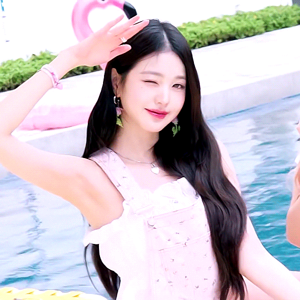 이쁜 원영이_3.gif
