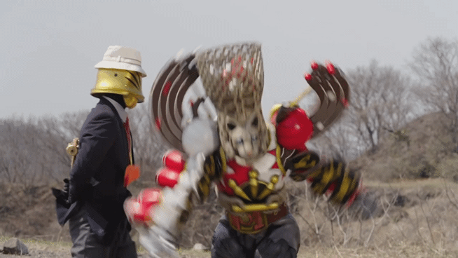 [넘버원전대 고쥬저] 반대로 심판 뇌물주기_1.gif
