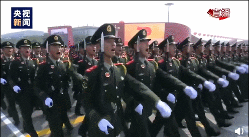 미국 열병식이 뭔가 허전하고 부족해 보이는 이유_1.gif