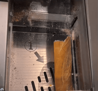 사람의 감정을 조정하는 기계_1.gif