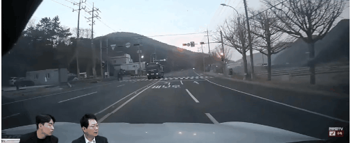 혐) 한문철 레전드 영상 글 특징_1.gif