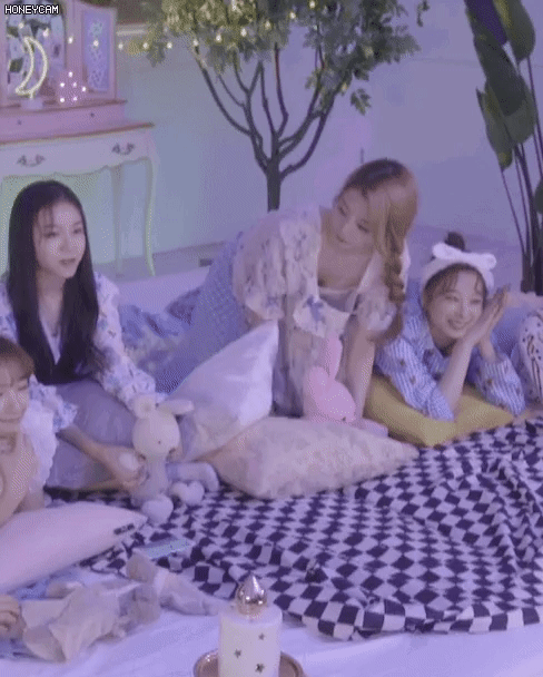 호불호 갈리는 잠옷 gif_1.gif