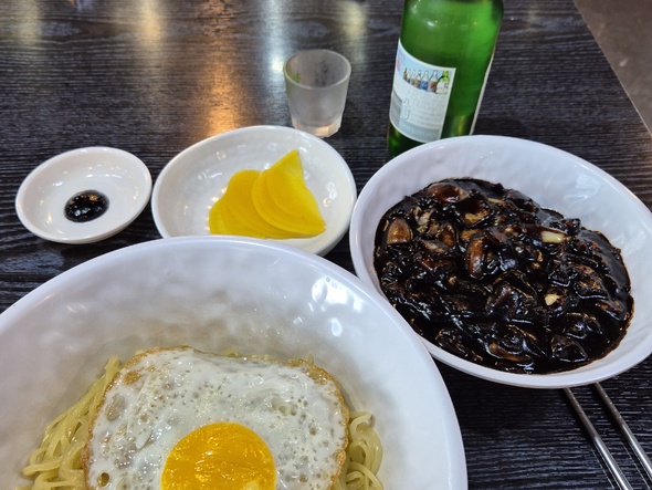 동네 짬뽕집에서 간짜장
